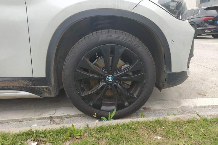 Used BMW X1 2020 sDrive20Li Fashion Model Right Front Wheel Hub