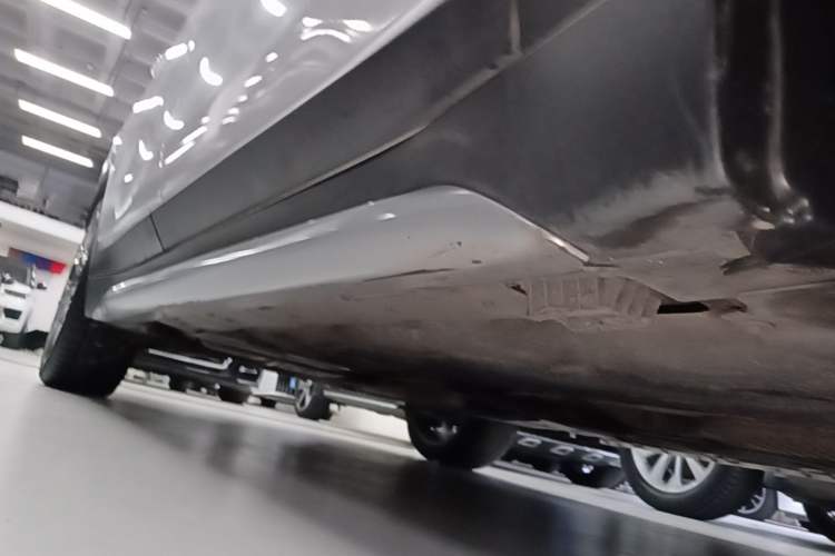 Used BMW X1 2020 xDrive25Li Luxury Edition Right Side Sill