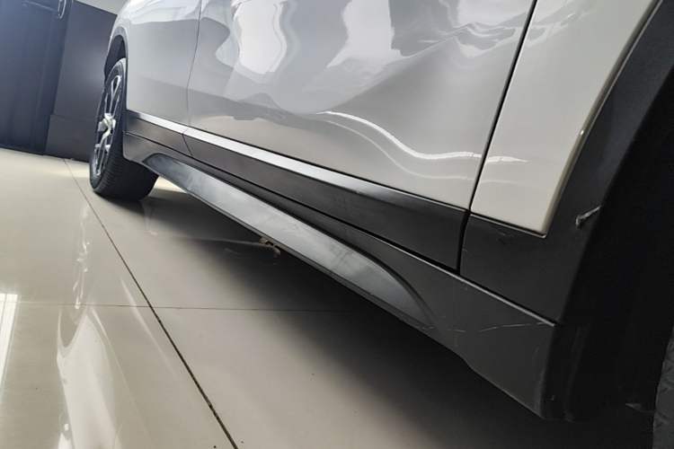 Used BMW X1 2020 sDrive25Li Leading Model Right Side Sill