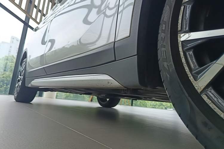 Used BMW X1 2020 xDrive25Li Luxury Edition Right Side Sill