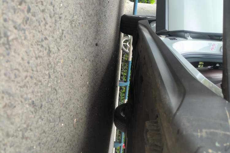 Used BMW X1 2020 sDrive25Li Leading Model Right Side Sill