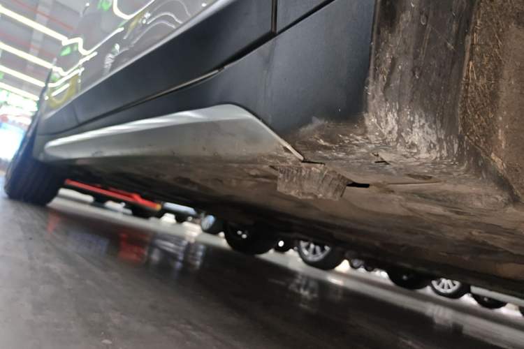 Used BMW X1 2020 sDrive20Li Premium Edition Right Side Sill