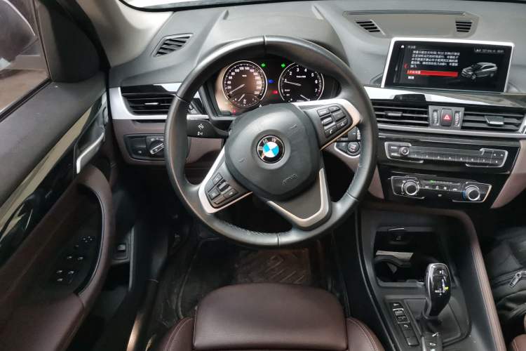 Used BMW X1 2020 sDrive20Li Fashion Model Steering Wheel