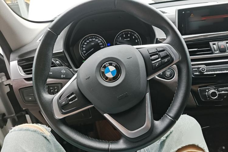 Used BMW X1 2020 sDrive20Li Fashion Model Steering Wheel