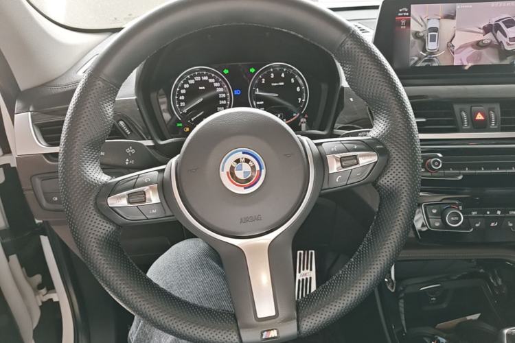 Used BMW X1 2020 xDrive25Li Luxury Edition Steering Wheel