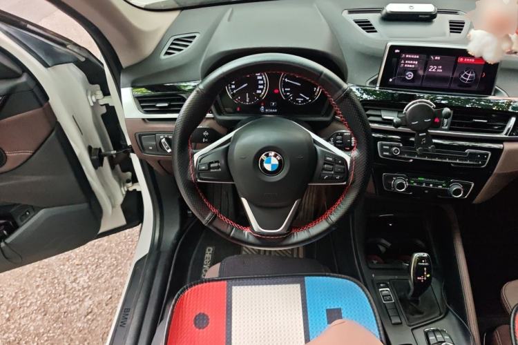 Used BMW X1 2020 sDrive20Li Fashion Model Steering Wheel