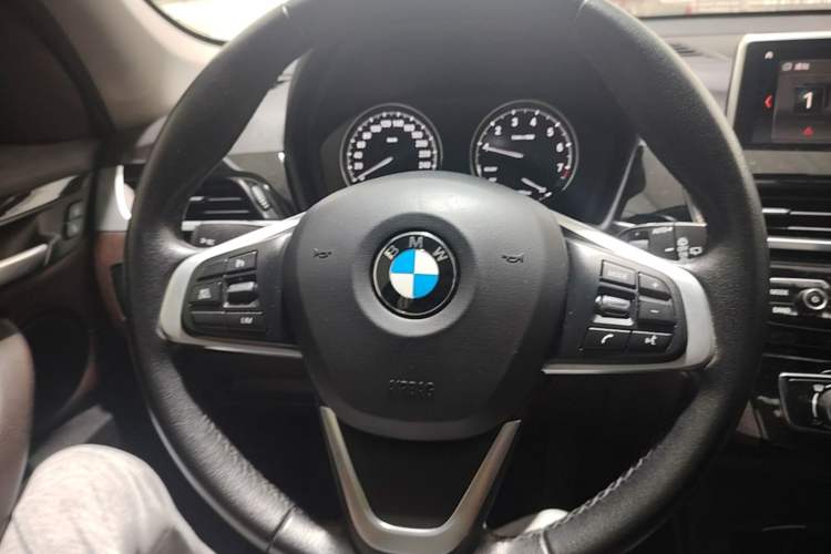 Used BMW X1 2020 sDrive20Li Fashion Model Steering Wheel