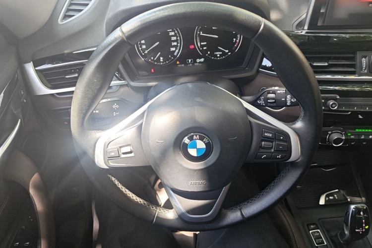 Used BMW X1 2020 sDrive20Li Fashion Model Steering Wheel
