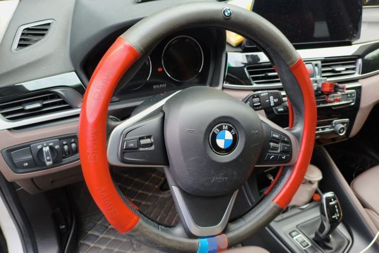 Used BMW X1 2020 sDrive25Li Leading Model Steering Wheel