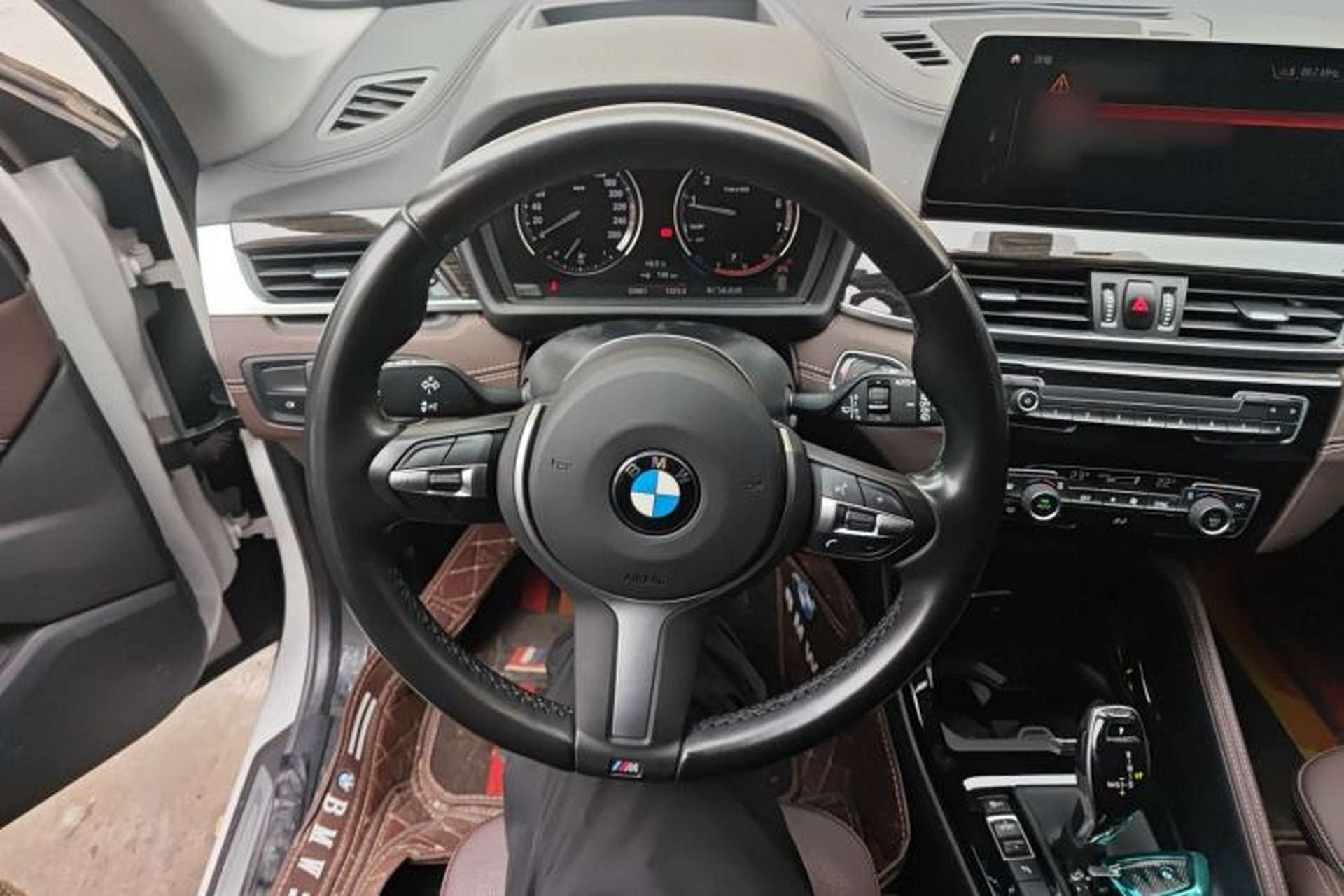 Used BMW X1 2020 xDrive25Li Luxury Edition Steering Wheel
