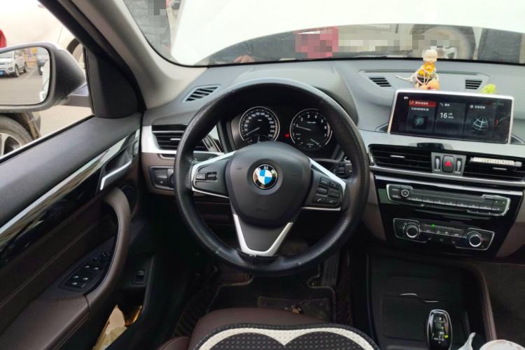 Used BMW X1 2020 sDrive20Li Fashion Model Steering Wheel