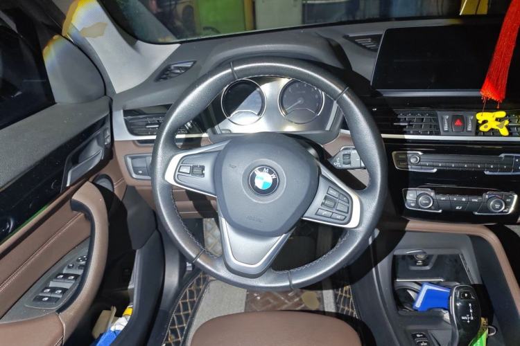 Used BMW X1 2020 sDrive25Li Leading Model Steering Wheel