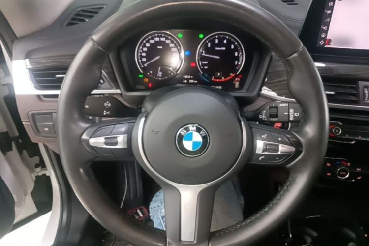 Used BMW X1 2020 xDrive25Li Luxury Edition Steering Wheel