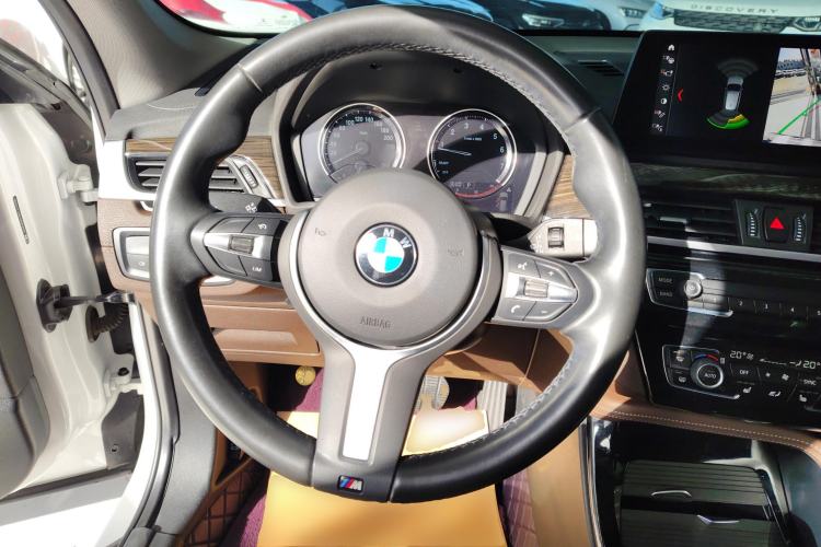 Used BMW X1 2020 xDrive25Li Luxury Edition Steering Wheel