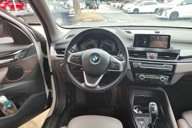 Used BMW X1 2020 sDrive20Li Fashion Model Steering Wheel