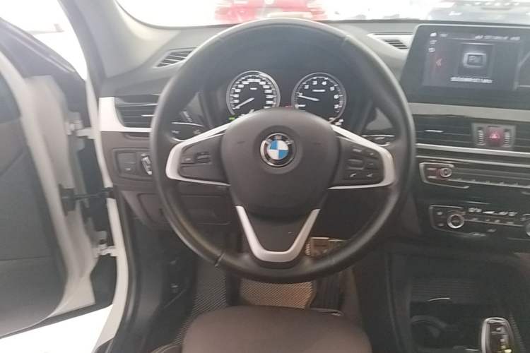 Used BMW X1 2020 sDrive25Li Leading Model Steering Wheel
