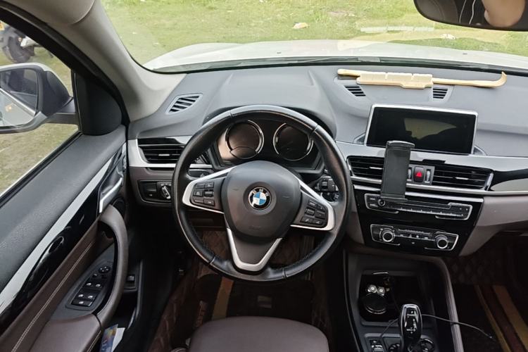 Used BMW X1 2020 sDrive20Li Fashion Model Steering Wheel