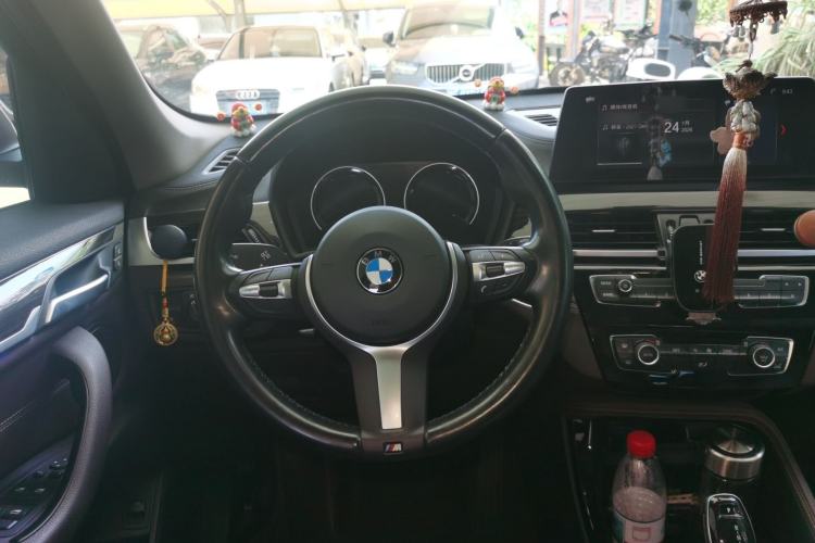 Used BMW X1 2020 xDrive25Li Luxury Edition Steering Wheel