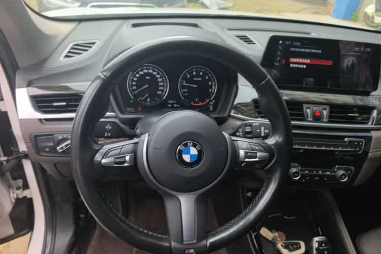 Used BMW X1 2020 xDrive25Li Luxury Edition Steering Wheel