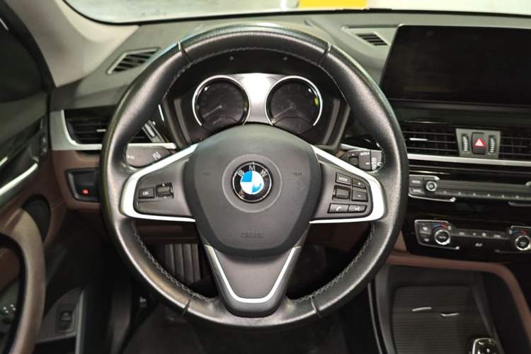 Used BMW X1 2020 sDrive25Li Leading Model Steering Wheel