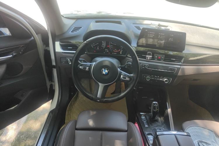 Used BMW X1 2020 xDrive25Li Luxury Edition Steering Wheel