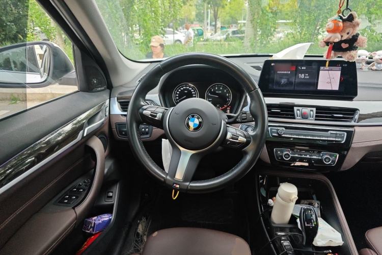 Used BMW X1 2020 xDrive25Li Luxury Edition Steering Wheel