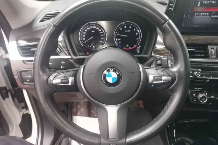 Used BMW X1 2020 xDrive25Li Luxury Edition Steering Wheel