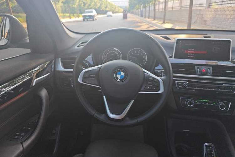 Used BMW X1 2020 sDrive20Li Fashion Model Steering Wheel