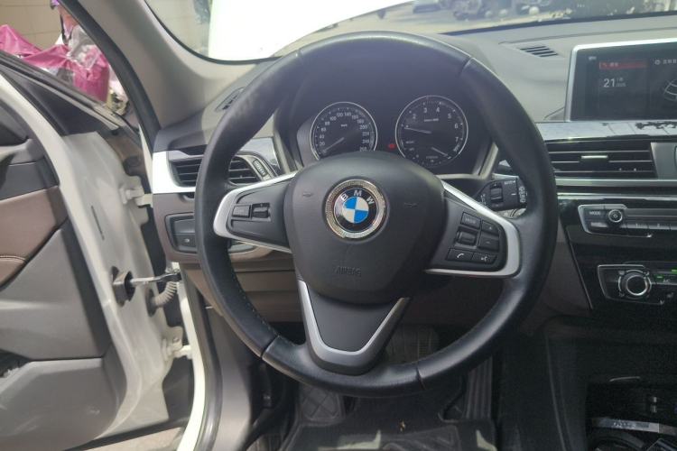 Used BMW X1 2020 sDrive20Li Fashion Model Steering Wheel