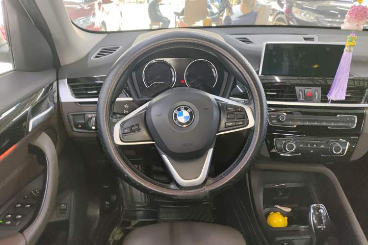 Used BMW X1 2020 sDrive20Li Fashion Model Steering Wheel