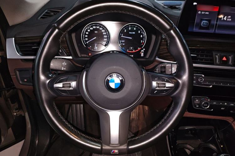 Used BMW X1 2020 xDrive25Li Luxury Edition Steering Wheel