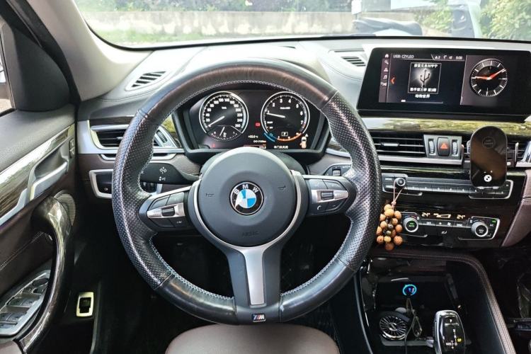Used BMW X1 2020 xDrive25Li Luxury Edition Steering Wheel