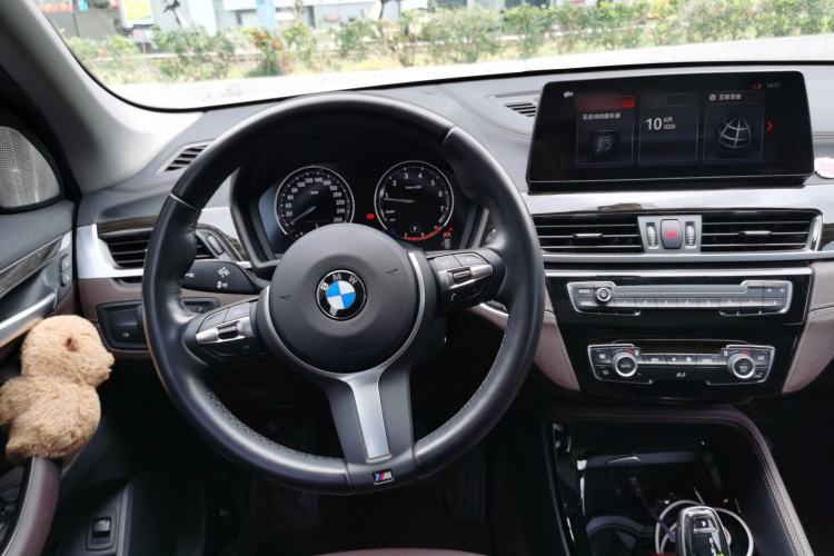 Used BMW X1 2020 xDrive25Li Luxury Edition Steering Wheel
