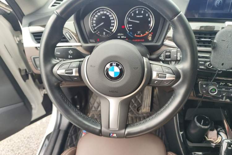 Used BMW X1 2020 xDrive25Li Luxury Edition Steering Wheel