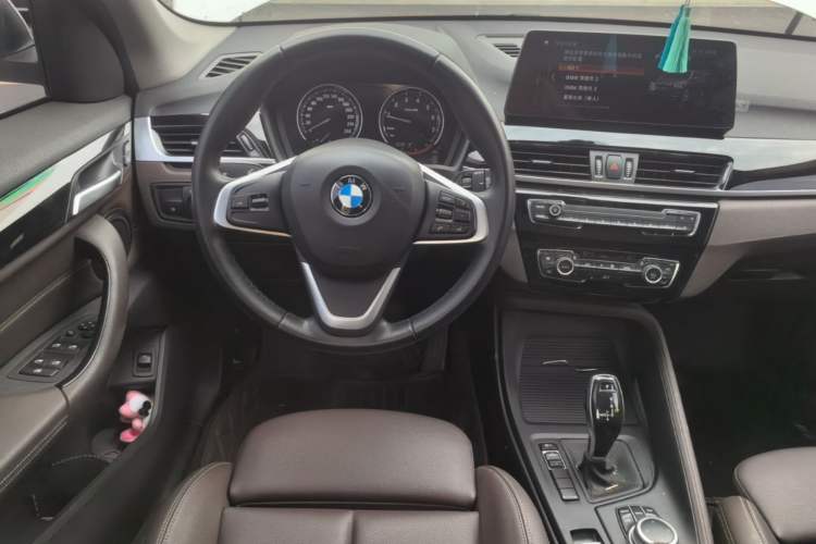 Used BMW X1 2020 sDrive25Li Leading Model Steering Wheel