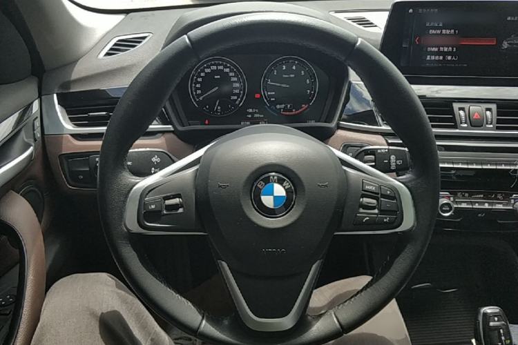 Used BMW X1 2020 sDrive25Li Leading Model Steering Wheel