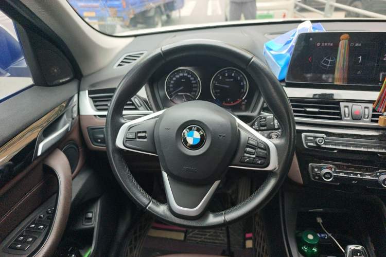 Used BMW X1 2020 sDrive25Li Leading Model Steering Wheel