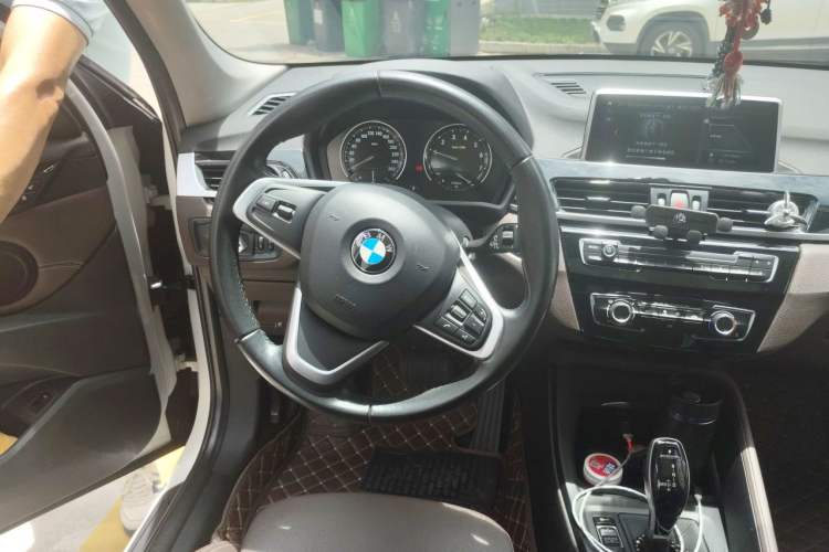 Used BMW X1 2020 sDrive20Li Fashion Model Steering Wheel