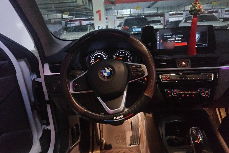 Used BMW X1 2020 sDrive25Li Leading Model Steering Wheel