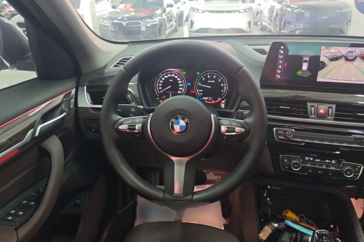 Used BMW X1 2020 xDrive25Li Luxury Edition Steering Wheel