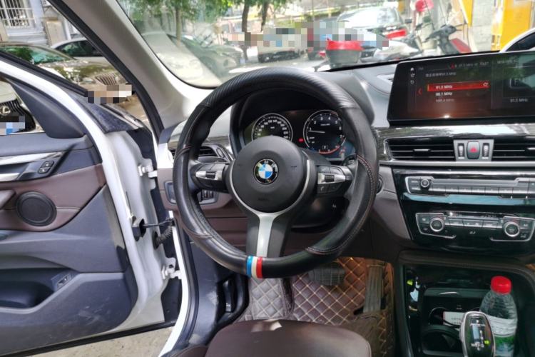 Used BMW X1 2020 xDrive25Li Luxury Edition Steering Wheel