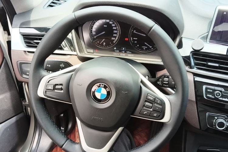Used BMW X1 2020 sDrive20Li Fashion Model Steering Wheel