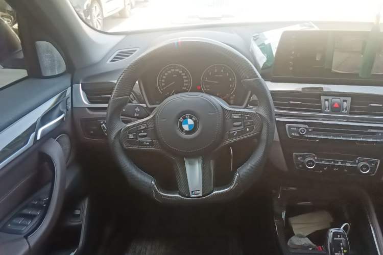 Used BMW X1 2020 sDrive25Li Leading Model Steering Wheel