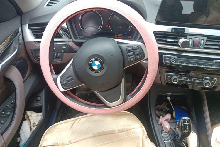 Used BMW X1 2020 sDrive25Li Leading Model Steering Wheel