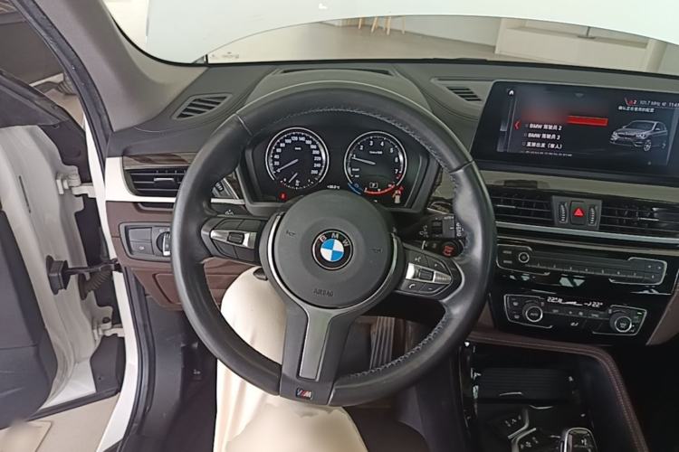 Used BMW X1 2020 xDrive25Li Luxury Edition Steering Wheel