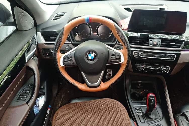 Used BMW X1 2020 sDrive25Li Leading Model Steering Wheel