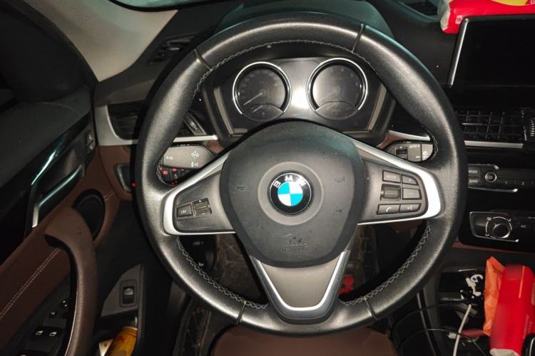 Used BMW X1 2020 sDrive20Li Fashion Model Steering Wheel