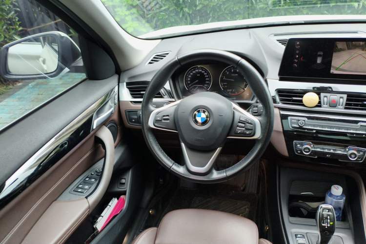 Used BMW X1 2020 sDrive25Li Leading Model Steering Wheel
