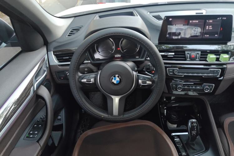 Used BMW X1 2020 xDrive25Li Luxury Edition Steering Wheel