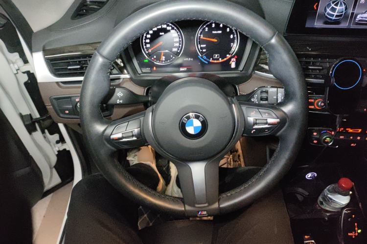 Used BMW X1 2020 xDrive25Li Luxury Edition Steering Wheel